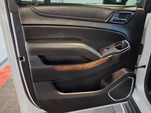 Used 2018 Chevrolet Suburban Premier image 18