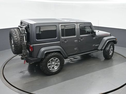 Used 2016 Jeep Wrangler Unlimited Rubicon w/ Connectivity Group AWD/4WD image 38