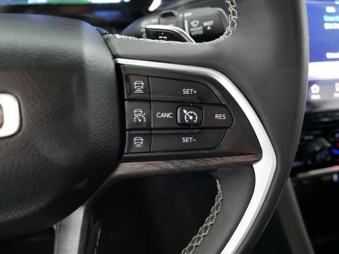 Used 2023 Jeep Grand Cherokee 4WD 4xe image 28