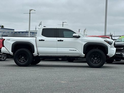 Used 2026 Toyota Tacoma TRD Off-Road AWD/4WD image 2