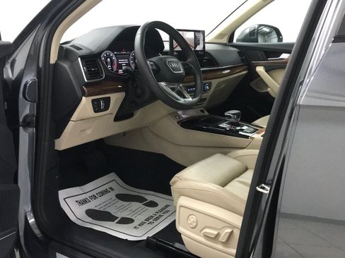 Used 2023 Audi Q5 2.0T Premium Plus w/ Premium Plus Package AWD/4WD image 9