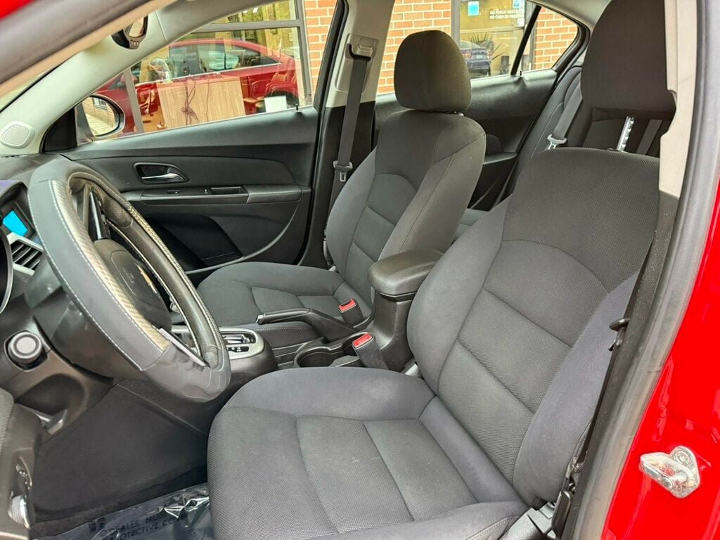 Used 2016 Chevrolet Cruze LT FWD image 10