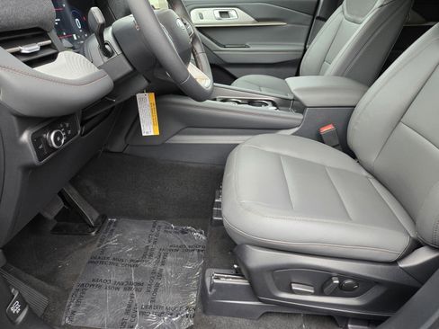 New 2026 Ford Explorer Active w/ Active Comfort Package image 10