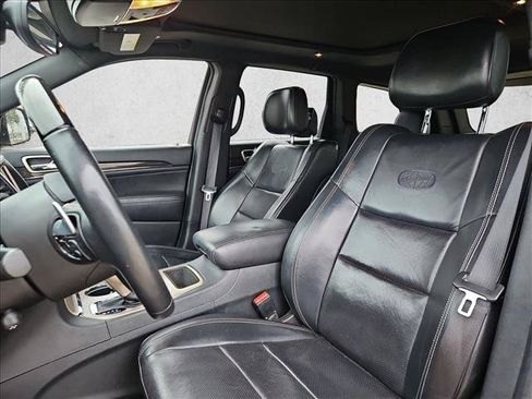 Used 2017 Jeep Grand Cherokee Overland RWD image 16