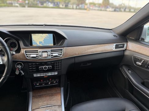 Used 2014 Mercedes-Benz E 350 4MATIC Sedan w/ Premium 1 Package image 26