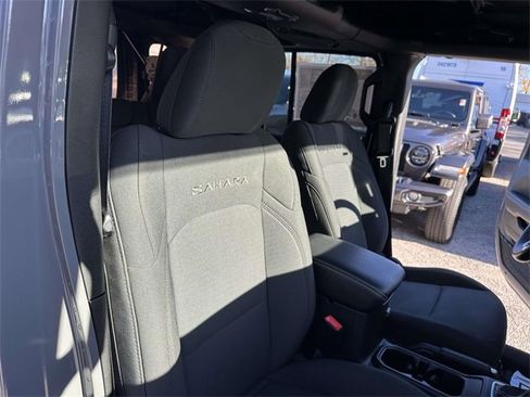 Certified 2021 Jeep Wrangler Unlimited Sahara w/ LED Lighting Group image 27