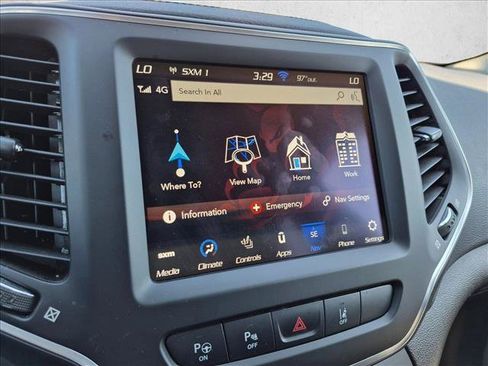 Used 2023 Jeep Cherokee Altitude Lux AWD/4WD image 13