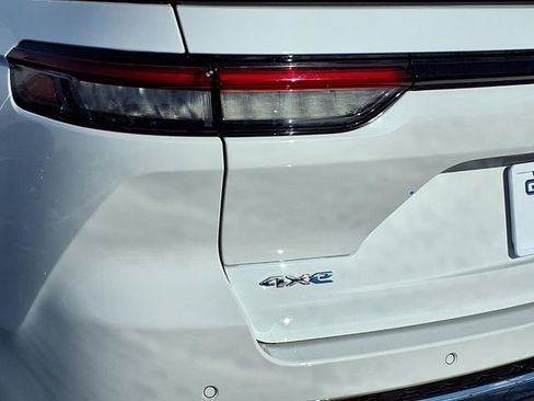 Used 2022 Jeep Grand Cherokee Limited 4xe image 26