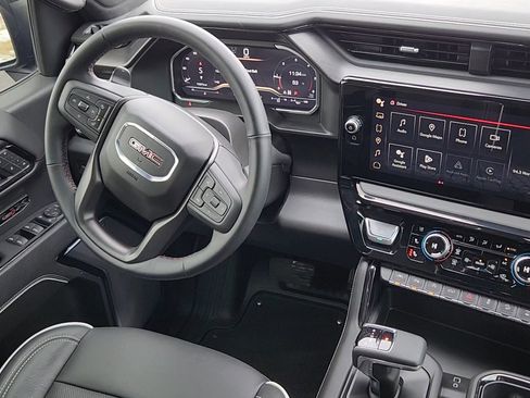 Used 2025 GMC Sierra 1500 AT4X image 5