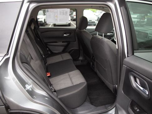 Used 2025 Nissan Rogue SV AWD/4WD image 22