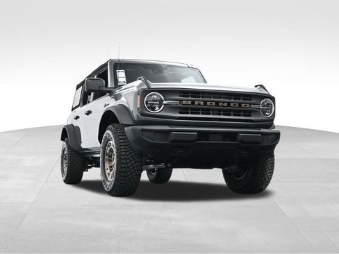 New 2025 Ford Bronco 4-Door image 31