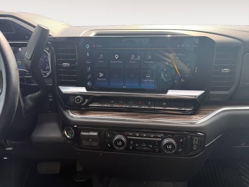 Used 2025 Chevrolet Silverado 1500 LT RWD image 11
