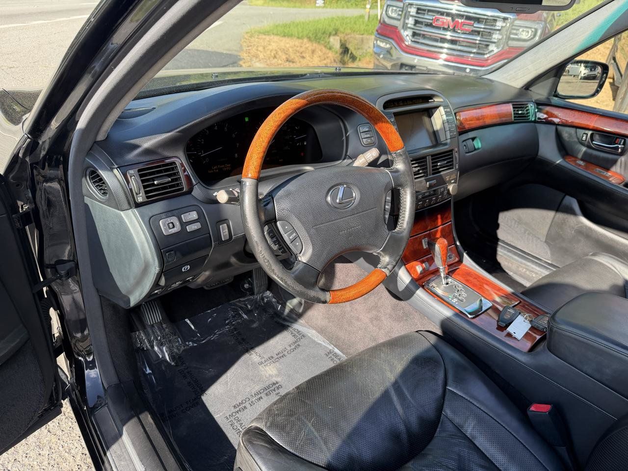 Used 2005 Lexus LS 430 RWD image 11