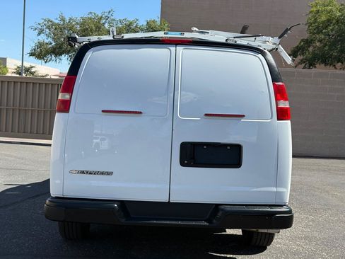 Used 2019 Chevrolet Express 2500 w/ Driver Convenience Package RWD image 9