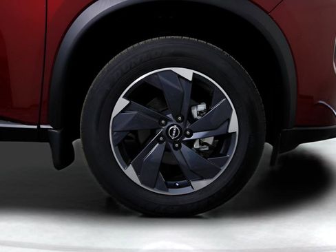 Used 2025 Nissan Rogue SV image 32