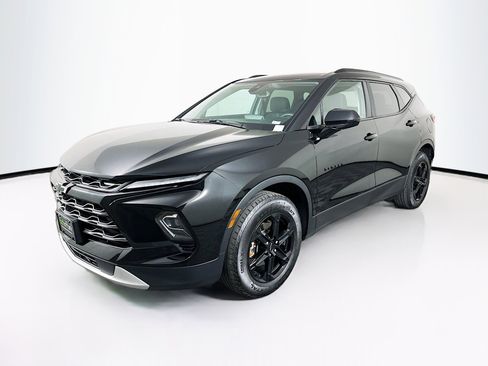 Used 2024 Chevrolet Blazer LT w/ Convenience Package AWD/4WD image 3