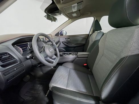 Used 2023 Nissan Rogue SV image 13