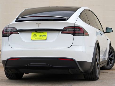Used 2022 Tesla Model X AWD/4WD image 5