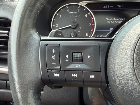 Used 2023 Nissan Rogue SV AWD/4WD image 18