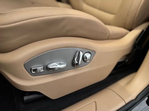 New 2026 Porsche Macan image 16