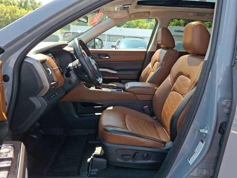 Used 2023 Nissan Pathfinder Platinum AWD/4WD image 14