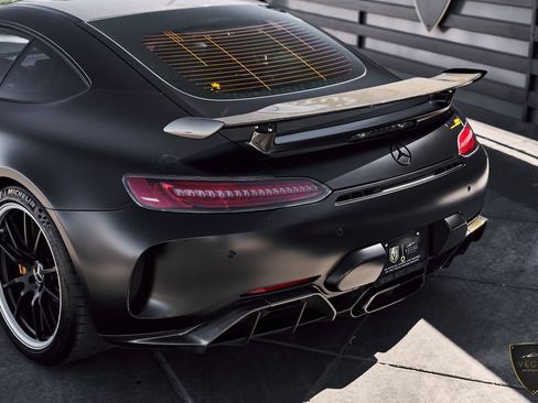 Used 2018 Mercedes-Benz AMG GT R image 8