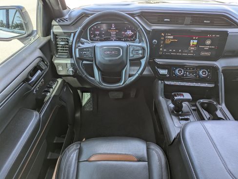 Used 2023 GMC Sierra 1500 AT4 w/ AT4 Premium Package AWD/4WD image 16