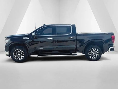 Used 2022 GMC Sierra 1500 SLT w/ X31 Off-Road Package AWD/4WD image 4