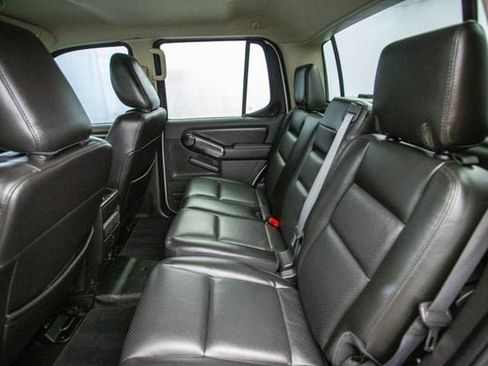 Used 2009 Ford Explorer Sport Trac Adrenalin image 26