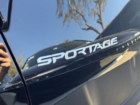 Certified 2024 Kia Sportage EX image 5
