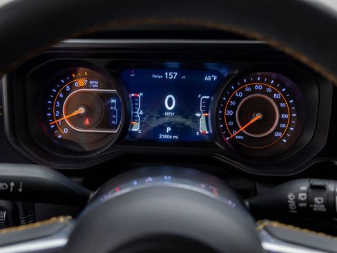 Used 2024 Jeep Wrangler Unlimited Sahara AWD/4WD image 29