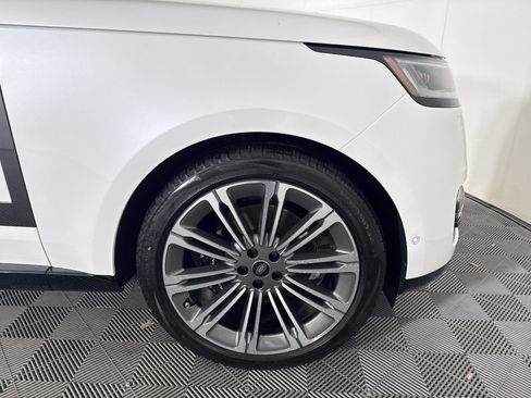 Used 2024 Land Rover Range Rover Long Wheelbase SE AWD/4WD image 25