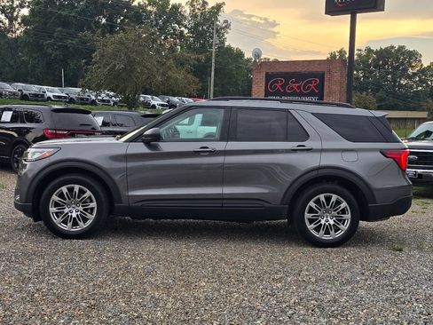 Used 2026 Ford Explorer Active w/ Active Comfort Package AWD/4WD image 23