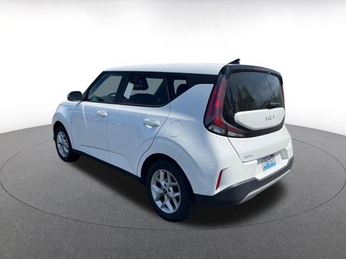 Used 2025 Kia Soul LX w/ LX Technology Package FWD image 7