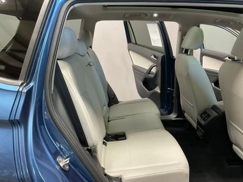 Used 2019 Volkswagen Tiguan SE w/ Panoramic Sunroof Package AWD/4WD image 26