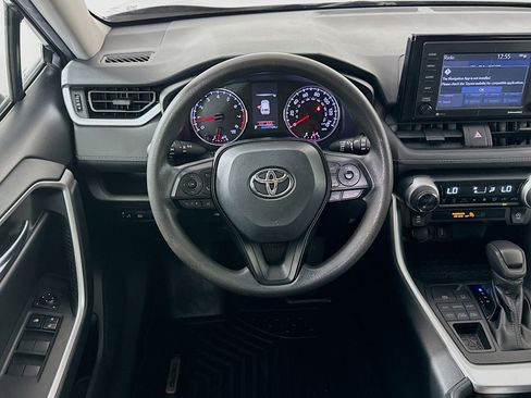 Used 2021 Toyota RAV4 XLE AWD/4WD image 18