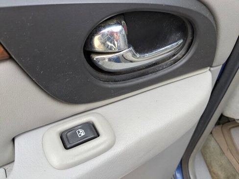 Used 2005 Isuzu Ascender 2WD 5-Passenger image 23