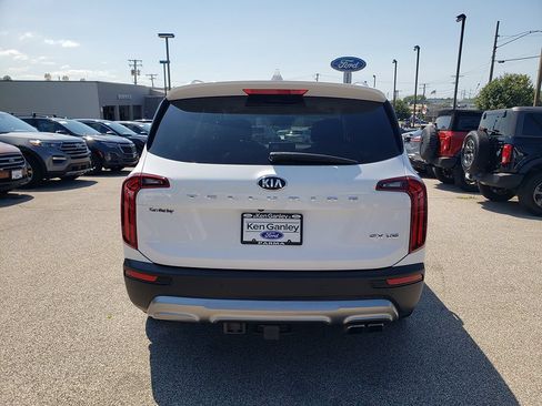 Used 2021 Kia Telluride EX w/ EX Premium Package FWD image 6