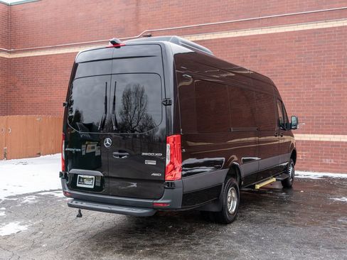 Used 2024 Mercedes-Benz Sprinter 3500 w/ Acoustic Package image 24