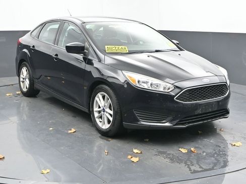 Used 2018 Ford Focus SE image 2