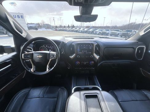 Used 2022 Chevrolet Silverado 2500 High Country image 13