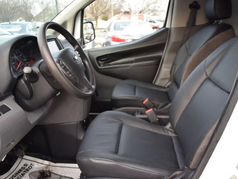 Used 2021 Nissan NV200 S w/ Back Door Glass Package image 11