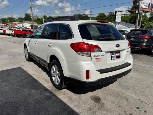 Used 2010 Subaru Outback 2.5i Premium image 3