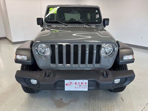 Used 2022 Jeep Wrangler Unlimited Sport image 3