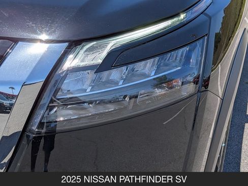 Used 2025 Nissan Pathfinder SV FWD image 10