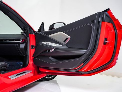 Used 2021 Chevrolet Corvette Stingray Preferred Cpe w/ Z51 Performance Package image 19