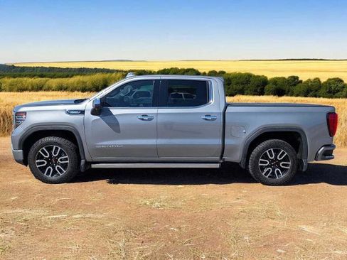 Used 2023 GMC Sierra 1500 Denali AWD/4WD image 3