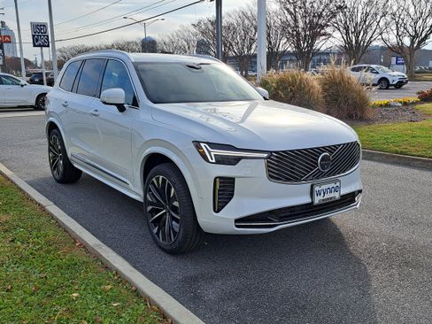 New 2026 Volvo XC90 B6 Plus w/ Protection Package Premier image 2