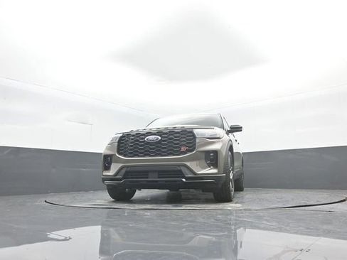 New 2026 Ford Explorer ST w/ Sun And Sound Package image 31