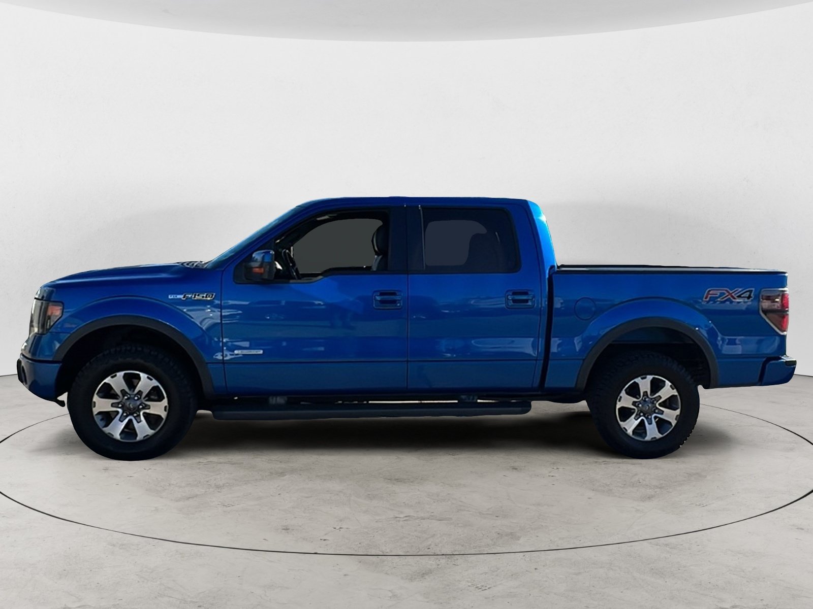 Used 2014 Ford F150 FX4 w/ Equipment Group 402A Luxury AWD/4WD image 3
